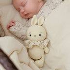 Twiggy Droomkonijn met kraag – handgemaakte knuffel vol tederheid BABYLY