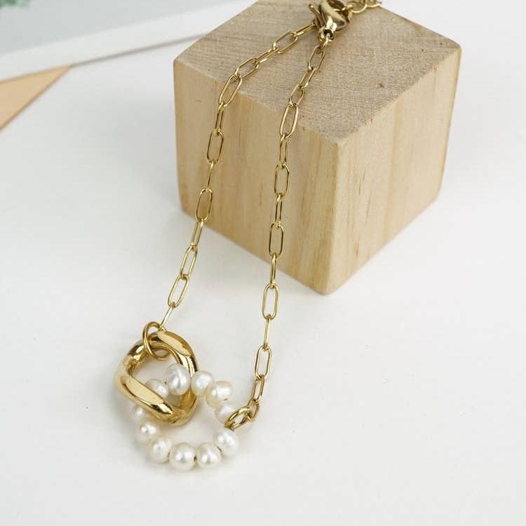 Armband Elise – Elegant Armbandje met Parel- en Gouden Details By Maysa