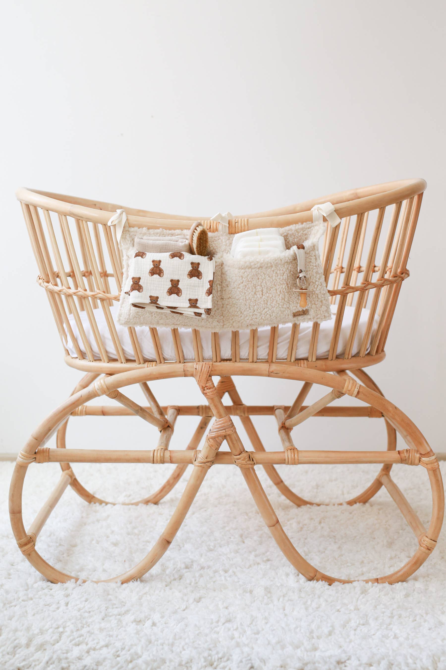 Bedorganizer voor babybedje of commode – Handige opberger voor babyspullen BABYLY