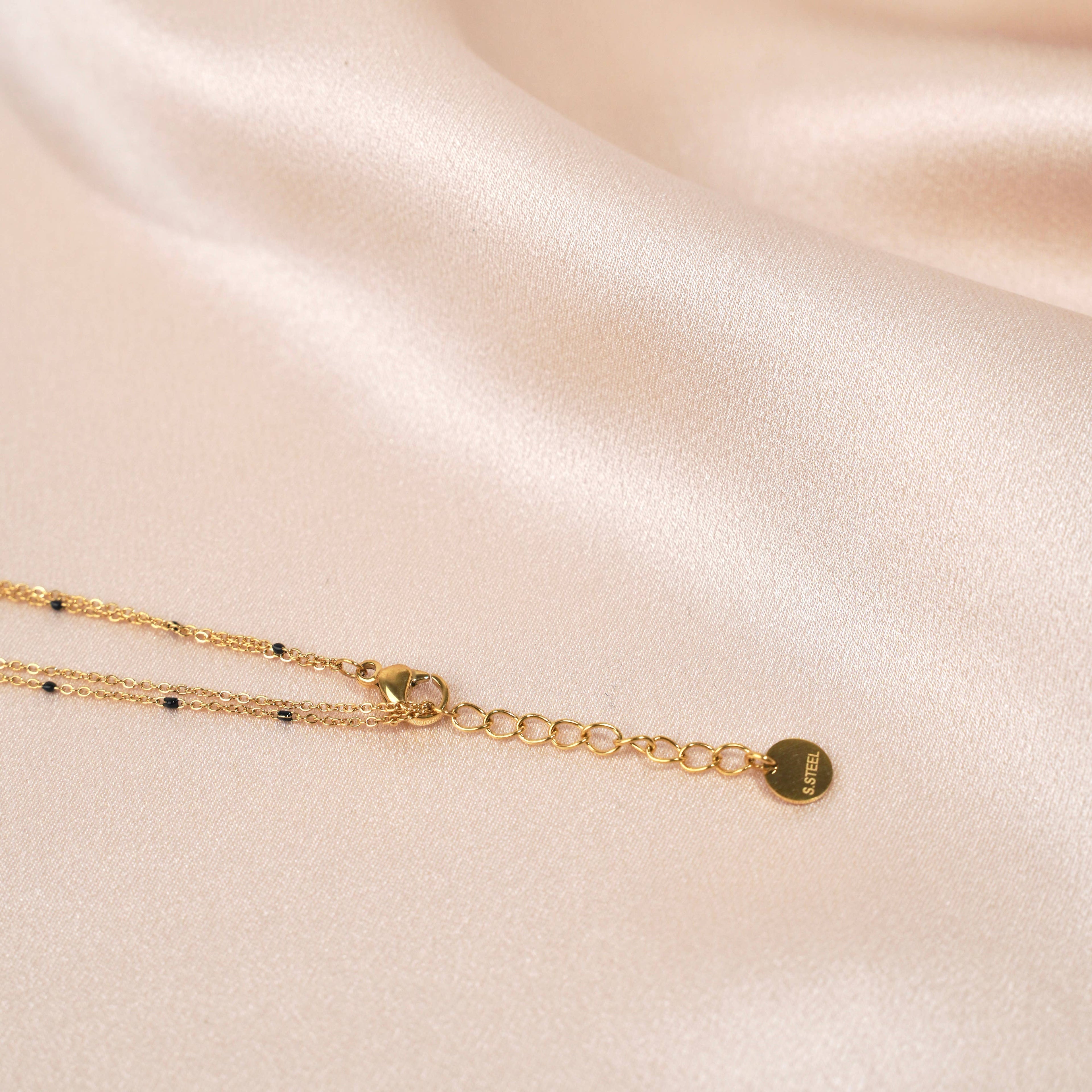 Armband Nerina – Tweerijige Armband met Fijne Zwarte Onyxsteenketting By Maysa