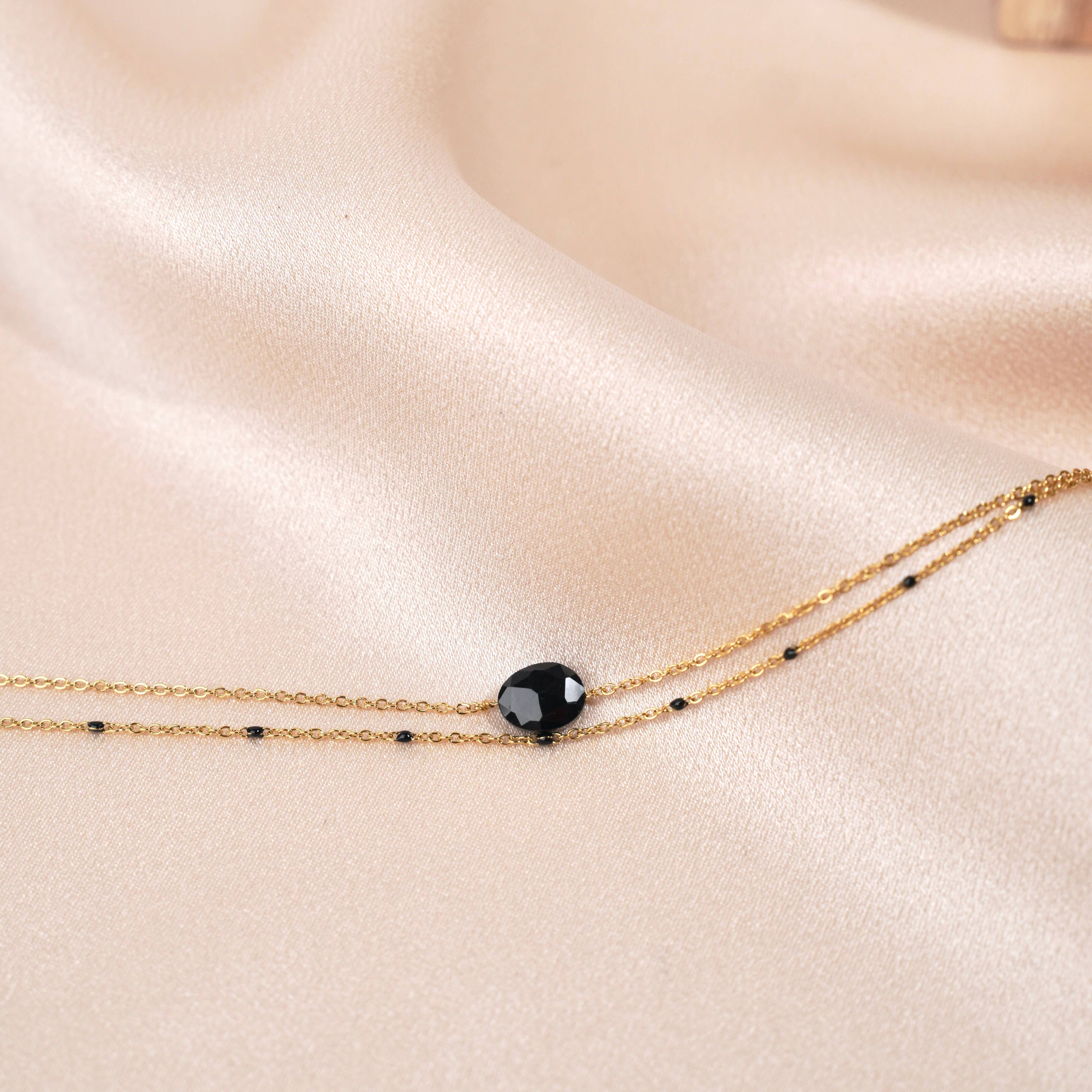 Armband Nerina – Tweerijige Armband met Fijne Zwarte Onyxsteenketting By Maysa