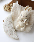 Twiggy Droomkonijn met kraag – handgemaakte knuffel vol tederheid BABYLY