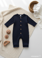 Instagram post marineblauwe baby overall alternatieve styling